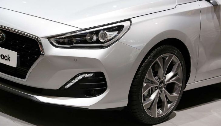 Hyundai i30 Fastback, la nuova coupè a 5 porte - Foto 7 di 13