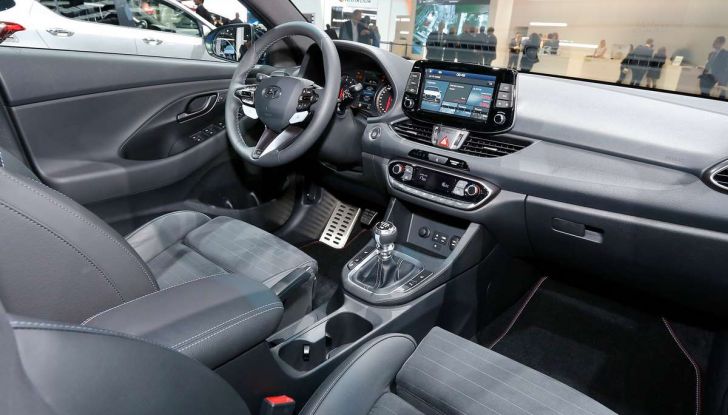Hyundai i30 N, compatta sportiva da 275 cavalli - Foto 13 di 17