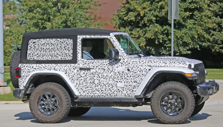 Jeep Wrangler, la nuova generazione sorpresa durante i collaudi - Foto 3 di 21