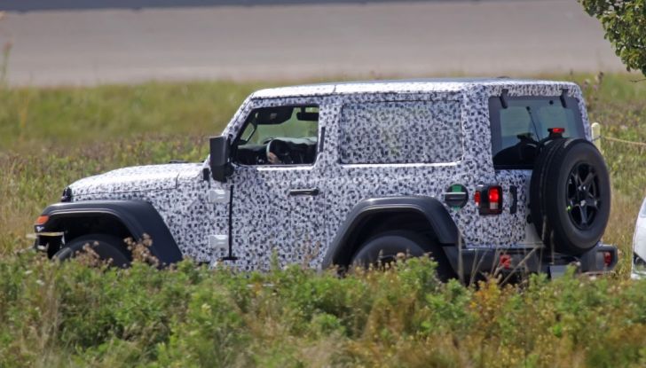 Jeep Wrangler, la nuova generazione sorpresa durante i collaudi - Foto 12 di 21