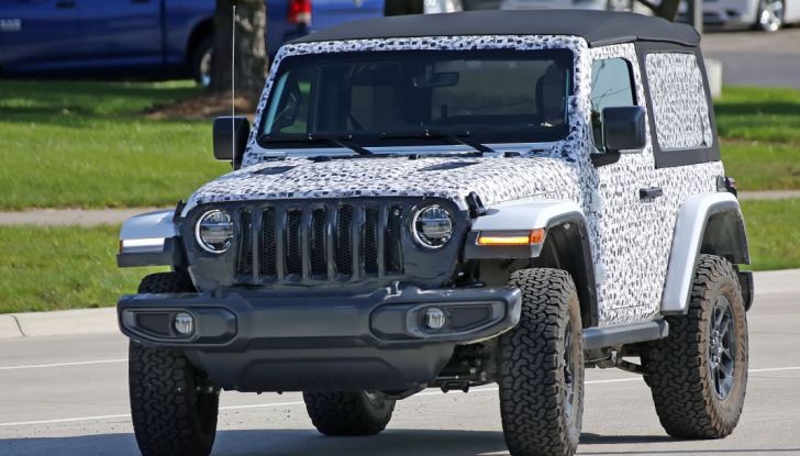 Jeep Wrangler, la nuova generazione sorpresa durante i collaudi - Foto 4 di 21