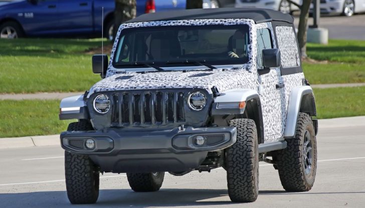 Jeep Wrangler, la nuova generazione sorpresa durante i collaudi - Foto 15 di 21