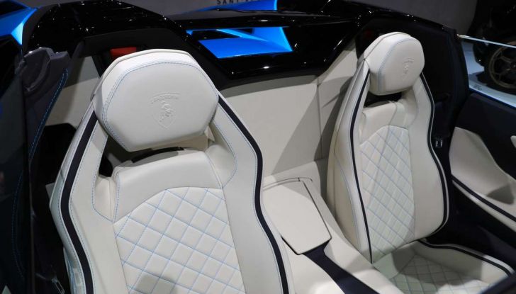 Lamborghini Aventador S Roadster - Foto 6 di 26