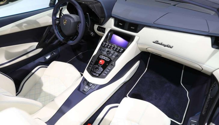 Lamborghini Aventador S Roadster - Foto 21 di 26