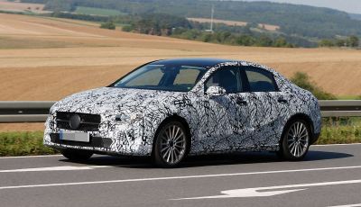Mercedes Classe A Sedan, prima prova della tre volumi tedesca