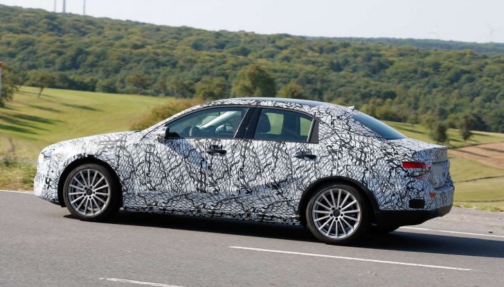 Mercedes Classe A Sedan, prima prova della tre volumi tedesca - Foto 5 di 17