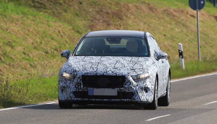Mercedes Classe A Sedan, prima prova della tre volumi tedesca - Foto 9 di 17