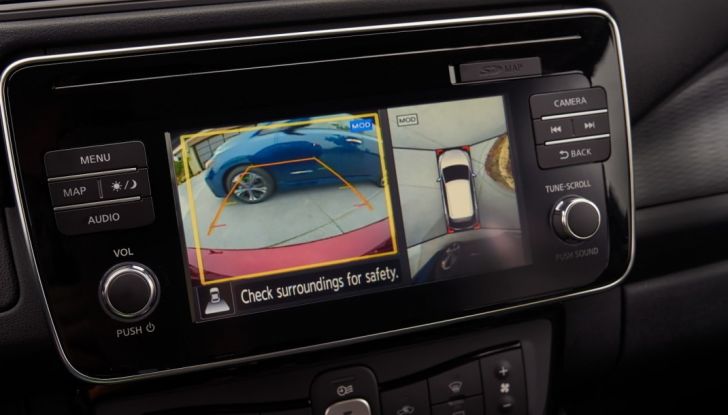 Promozione Nissan Leaf, febbraio 2018: prezzi da 299€ al mese - Foto 11 di 26