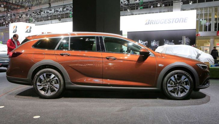 Opel Insignia Country Tourer, la versione per tutti i terreni - Foto 9 di 13