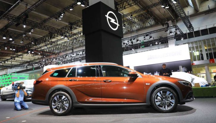 Opel Insignia Country Tourer, la versione per tutti i terreni - Foto 10 di 13