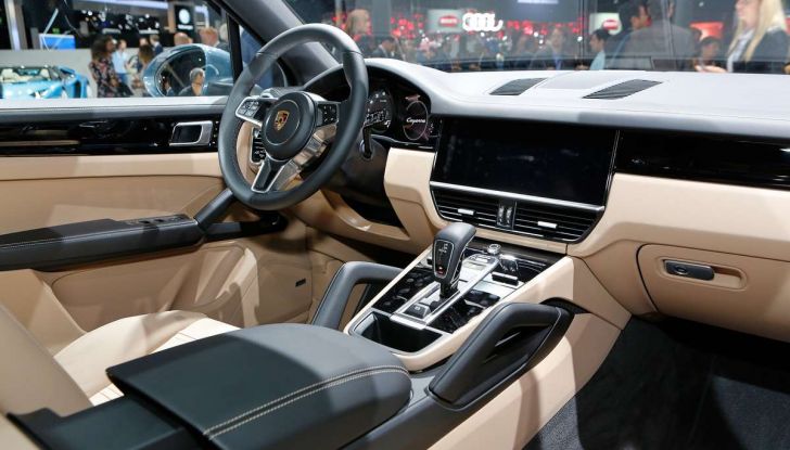 Nuova Porsche Cayenne, arriva la terza generazione del SUV tedesco - Foto 6 di 13