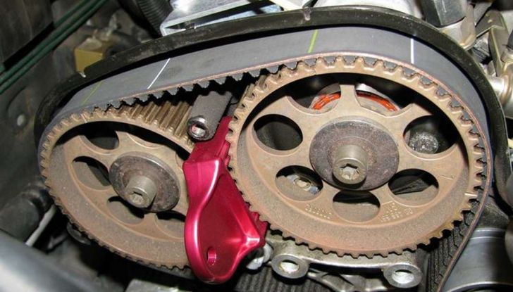 Quando sostituire la cinghia di distribuzione dell’auto - Foto 2 di 8