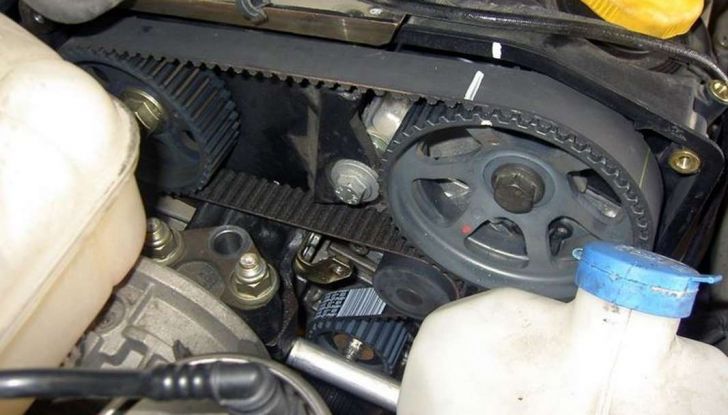 Quando sostituire la cinghia di distribuzione dell’auto - Foto 4 di 8