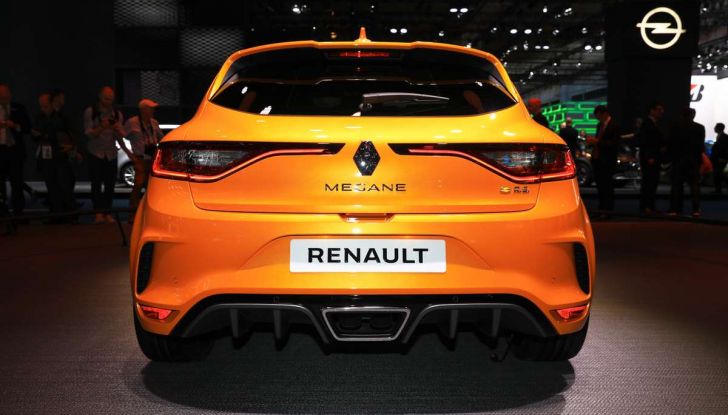 Renault Megane RS MY 2018: i test su strada della hatchback sportiva - Foto 16 di 19