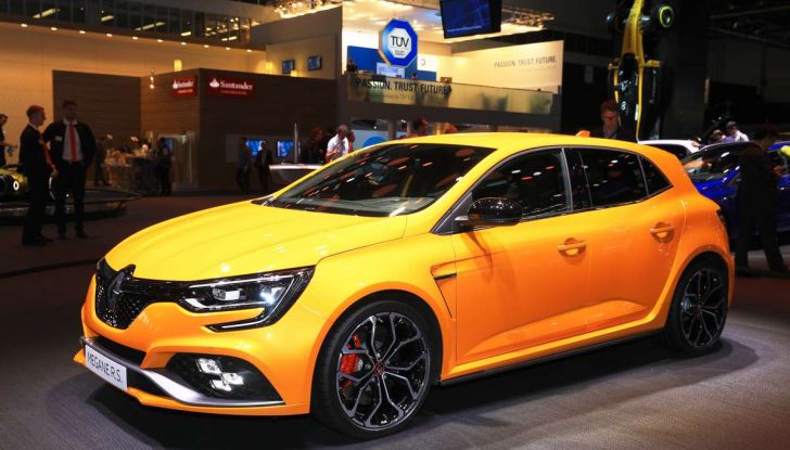 Renault Megane RS MY 2018: i test su strada della hatchback sportiva - Foto 12 di 19