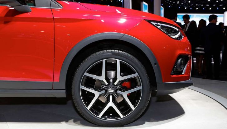 Seat Arona: i dettagli del nuovo SUV compatto prodotto a Martorell - Foto 10 di 12