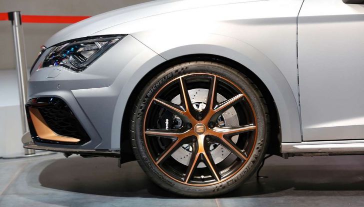 SEAT Leon Cupra R da 310CV: trionfo di rame e carbonio - Foto 3 di 10