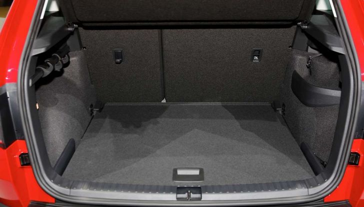 Skoda Karoq: il SUV compatto con nuovi motori e tanto spazio - Foto 14 di 15