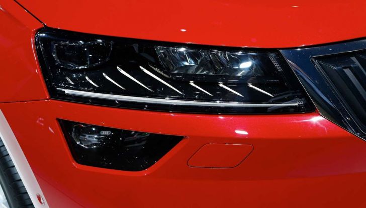 Skoda Karoq: il SUV compatto con nuovi motori e tanto spazio - Foto 6 di 15