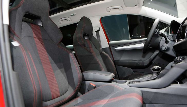 Skoda Karoq: il SUV compatto con nuovi motori e tanto spazio - Foto 9 di 15