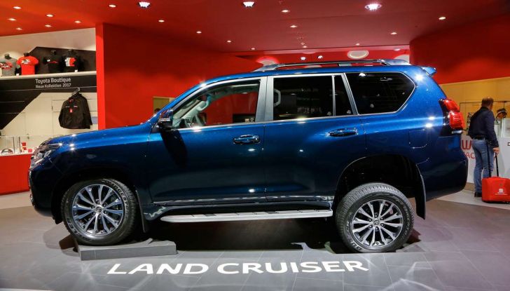 Toyota Land Cruiser 2018: il SUV body-on-frame per tutti i terreni - Foto 4 di 15