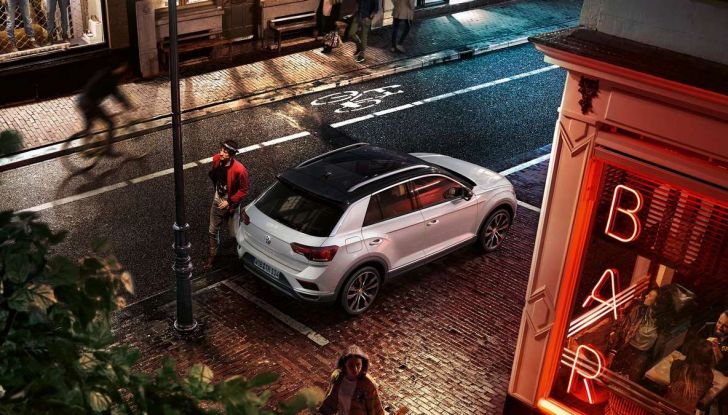 Volkswagen T-Roc Edition 190, edizione limitata prenotabile online da 35.000 euro - Foto 2 di 11