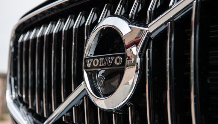 Volvo XC60 2017: Prova su strada, opinioni e prezzi del SUV svedese - Foto 4 di 35