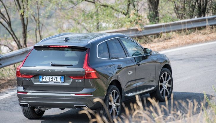 Volvo XC60 2017: Prova su strada, opinioni e prezzi del SUV svedese - Foto 21 di 35