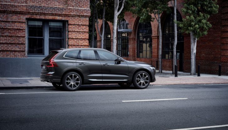 Volvo XC60 2017: Prova su strada, opinioni e prezzi del SUV svedese - Foto 29 di 35