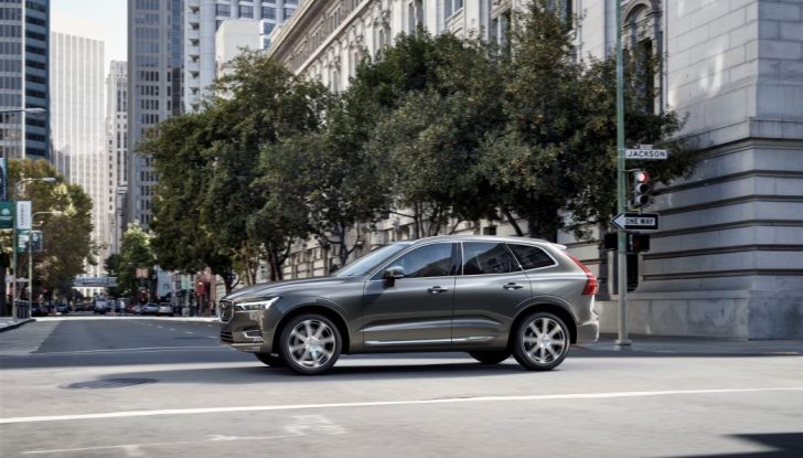 Volvo XC60 2017: Prova su strada, opinioni e prezzi del SUV svedese - Foto 30 di 35