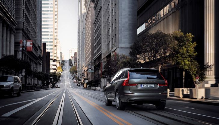 Volvo XC60 2017: Prova su strada, opinioni e prezzi del SUV svedese - Foto 5 di 35