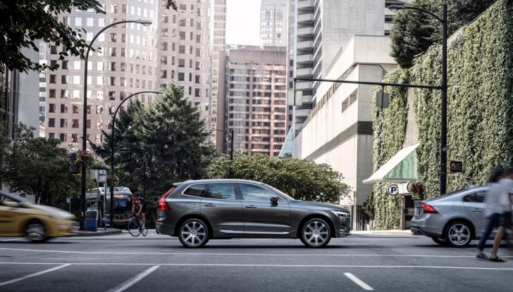 Volvo XC60 2017: Prova su strada, opinioni e prezzi del SUV svedese - Foto 10 di 35