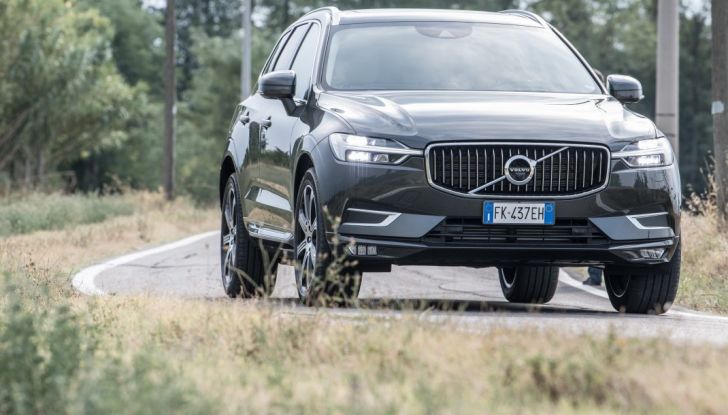 Volvo XC60 2017: Prova su strada, opinioni e prezzi del SUV svedese - Foto 2 di 35