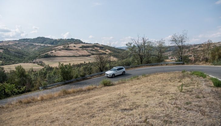 Volvo XC60 2017: Prova su strada, opinioni e prezzi del SUV svedese - Foto 20 di 35