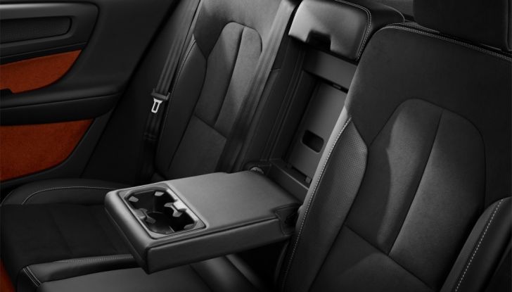 Volvo XC40 2018, arriva il crossover compatto del marchio svedese - Foto 13 di 28