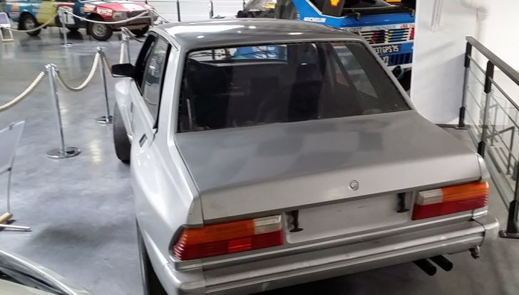 Peugeot 305 V6, il prototipo che lasciò la scena alla 205 Turbo 16 - Foto 7 di 10
