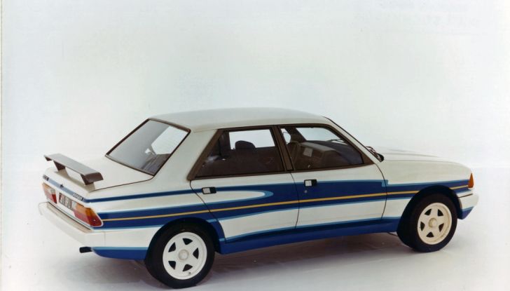 Peugeot 305 V6, il prototipo che lasciò la scena alla 205 Turbo 16 - Foto 3 di 10