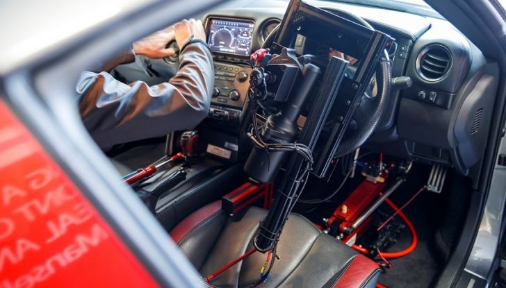 La Nissan GT-R si guida con la Playstation 4 - Foto 16 di 19