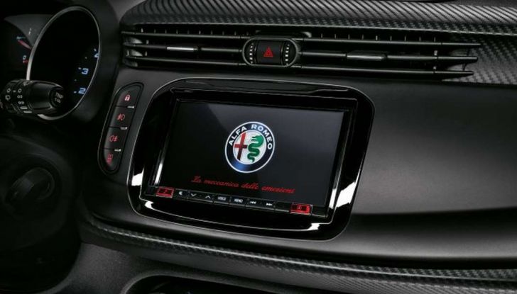 Nuova Alfa Romeo Giulietta con allestimenti Pack Tech e Pack Carbon Look - Foto 7 di 9