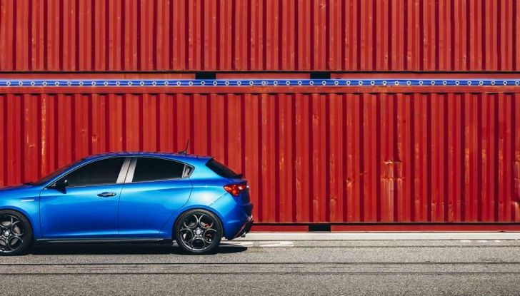 Nuova Alfa Romeo Giulietta con allestimenti Pack Tech e Pack Carbon Look - Foto 4 di 9