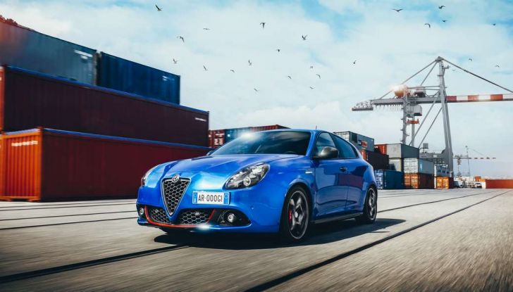 Nuova Alfa Romeo Giulietta con allestimenti Pack Tech e Pack Carbon Look - Foto 1 di 9