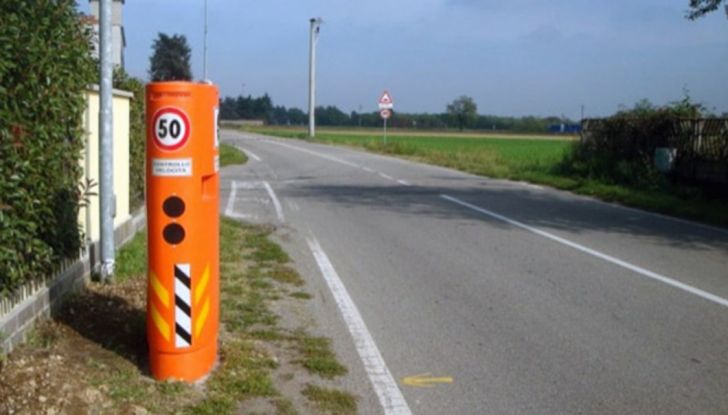 Autovelox, la multa non è valida se la strada è senza banchina - Foto 2 di 7