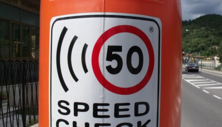 Autovelox, la multa non è valida se la strada è senza banchina - Foto 4 di 7