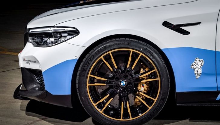 La nuova BMW M5 xDrive è Safety Car della MotoGP 2018 - Foto 14 di 16