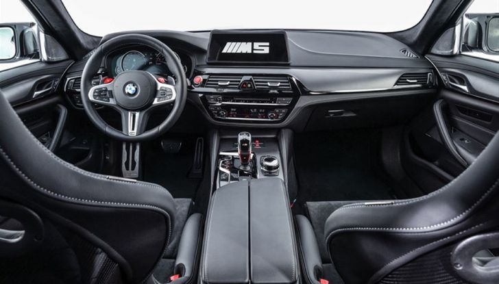 La nuova BMW M5 xDrive è Safety Car della MotoGP 2018 - Foto 15 di 16