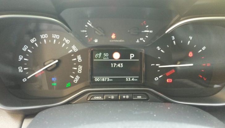 Prova Citroen C3 Aircross: stile in fuoristrada per il SUV francese - Foto 30 di 32