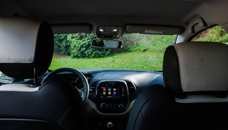 Prova su strada Renault Captur 2017: il crossover agile e spigliato - Foto 19 di 37
