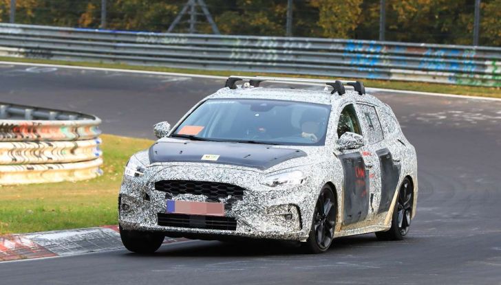 Ford Focus Station Wagon 2018, ultimi test drive in vista del debutto - Foto 12 di 16