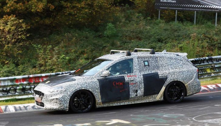 Ford Focus Station Wagon 2018, ultimi test drive in vista del debutto - Foto 5 di 16