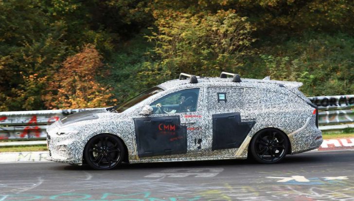 Ford Focus Station Wagon 2018, ultimi test drive in vista del debutto - Foto 6 di 16